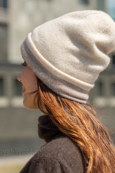 Женская шапка из кашемира серо-бежевая 750-SF