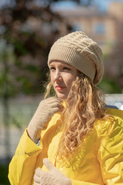 Берет из верблюжьей шерсти 193-0-1