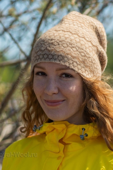 Шапка плотной вязки из верблюжьей шерсти 193-UL-5