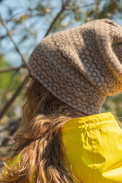 Шапка плотной вязки из верблюжьей шерсти 193-UL-5