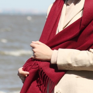 Кашемировый шарф бордовый