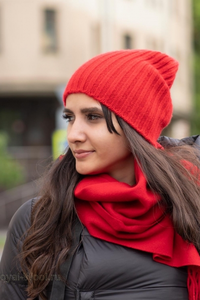 Красная шапка из кашемира 750-1-12