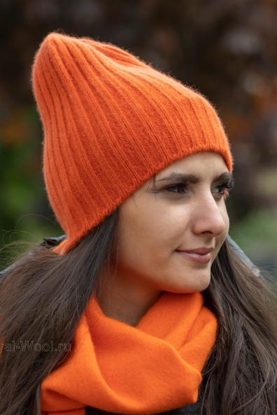 Оранжевая шапка бини вязаная 750-1-7