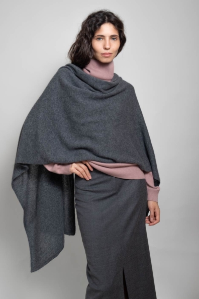 Серый палантин из кашемира трикотажный 154-3G-5