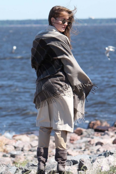 Коричневый платок-палантин в клетку пух яка 1131-3