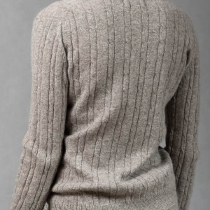 Пуловер женский из шерсти
