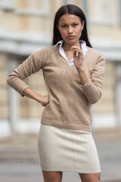 Пуловер женский из верблюжьей шерсти 192-22