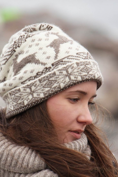 Шерстяная шапка с рисунком «олени» 195-UL-2