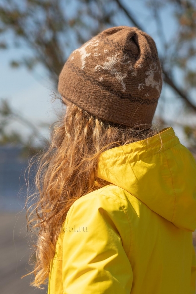 Шапка из верблюжьей шерсти «олени» 193-6