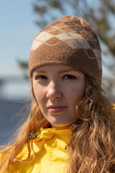 Шапка из верблюжьей шерсти рисунок «ромбы» 193-1