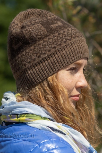 Шапка с оленями шерстяная тонкая 195-SF-1