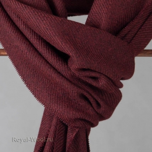 Шерстяной бордовый шарф
