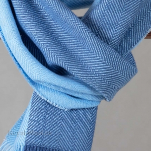 Светло-голубой шарф шерсть