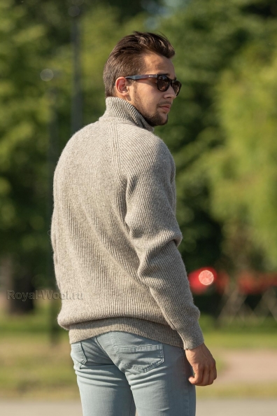 sviter muzhskoy iz shersti yaka tepliy 8 e1593854724793 Мягкая куртка кофта как овечка