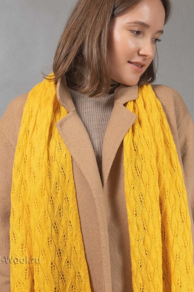 Желтый ажурный палантин из шерсти монгольских ягнят 490-1-4МТ