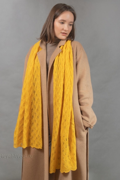 Желтый ажурный палантин из шерсти монгольских ягнят 490-1-4МТ