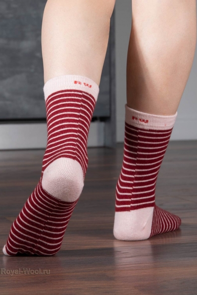 Яркие красные шерстяные носки в тонкую полоску 1113-10