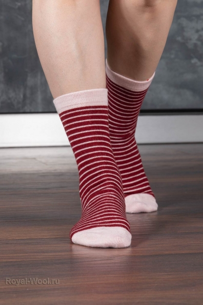 Яркие красные шерстяные носки в тонкую полоску 1113-10