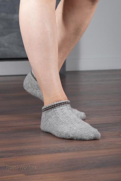 Светло-серые шерстяные низкие носки 1113-14