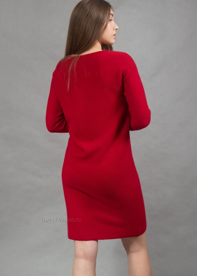 Красное платье из кашемира