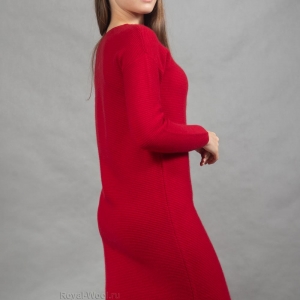 Красное платье из кашемира