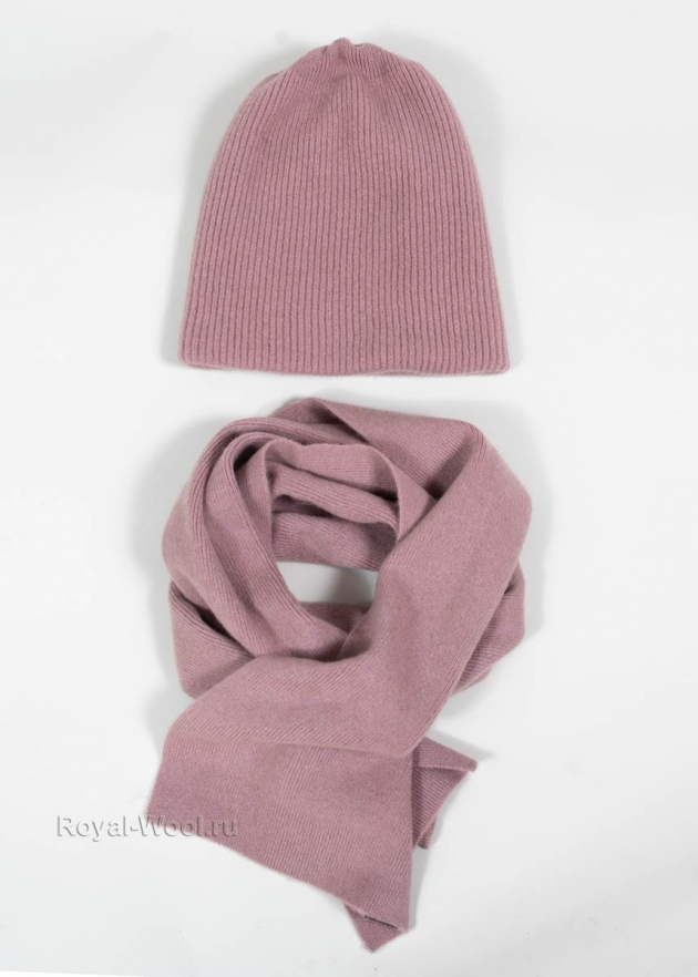 Розовый комплект шарф шапка