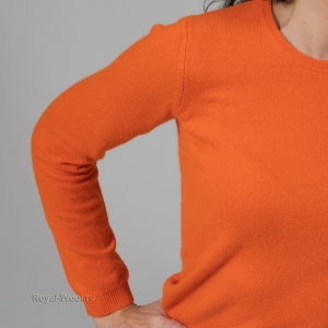 Женский оранжевый джемпер фото5