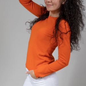 Женский оранжевый джемпер фото1