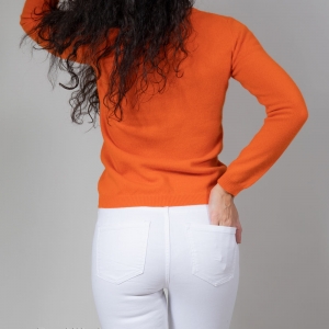 Женский оранжевый джемпер фото2