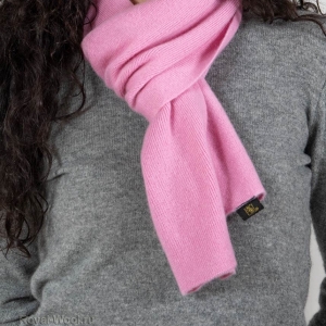 Розовый трикотажный шарф кашемир фото4