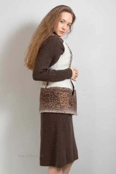 Женский шерстяной жилет на пуговицах 104-9-1