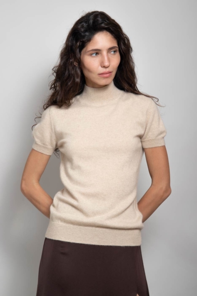 Джемпер светлый с коротким рукавом 702-M