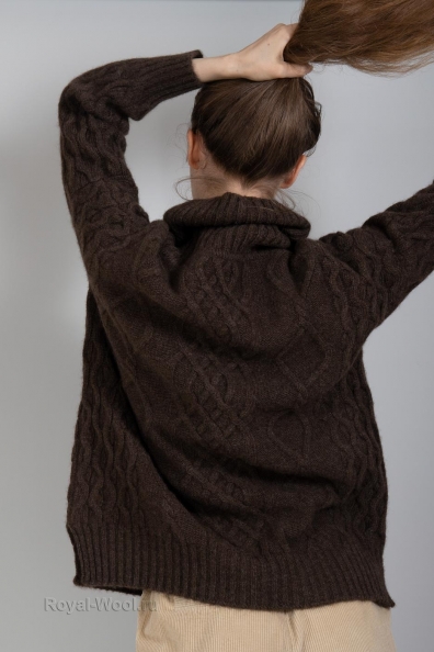 Коричневый объемный шерстяной свитер женский 1921-31-M-1