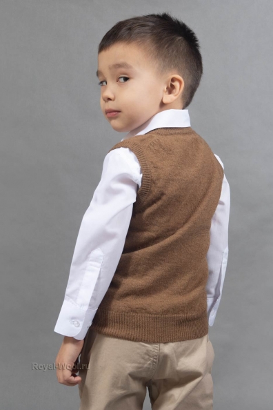 Жилет детский темный кэмел 090-1