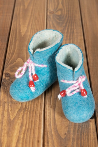 Пинетки голубые из войлока 108-2