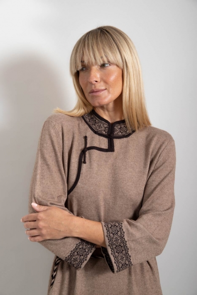 Шерстяное платье с орнаментом на тонком поясе 409-U-7