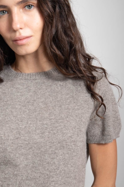 Джемпер серый пух яка короткий рукав 1921-56MB