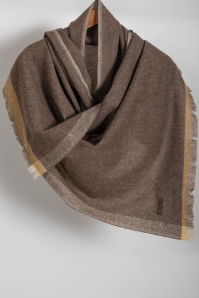 Палантин бежевый с желтой полосой 70×200 1131-21-2