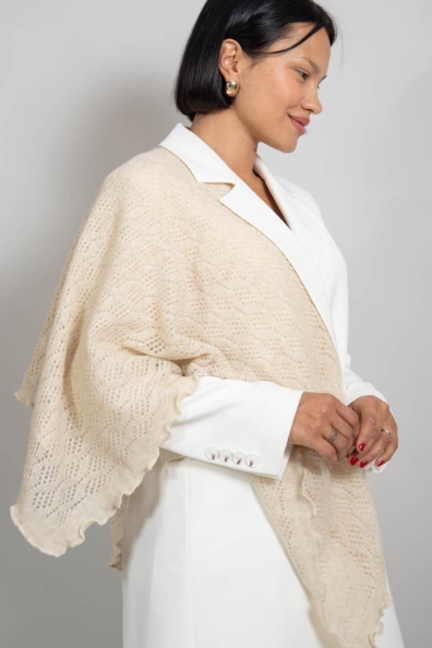 Платок молочно-белый из шерсти ягнят 490-5MT