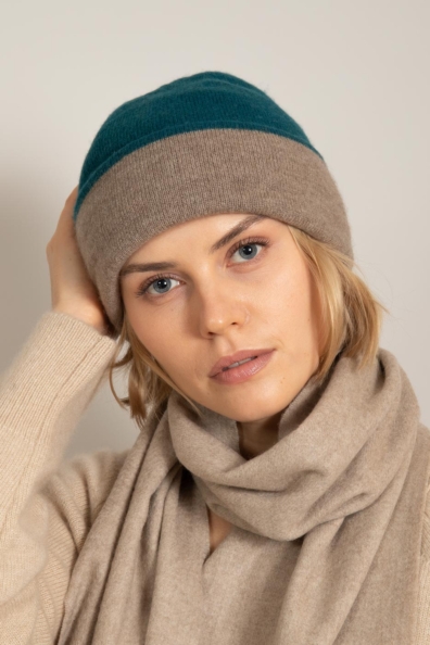 Кашемировая двухсторонняя женская шапка темно-зелёная 750-4-52