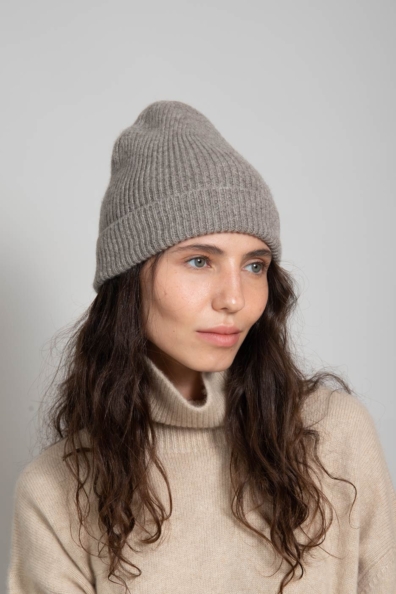 Женская шапка из шерсти яка с отворотом 195-1-MW
