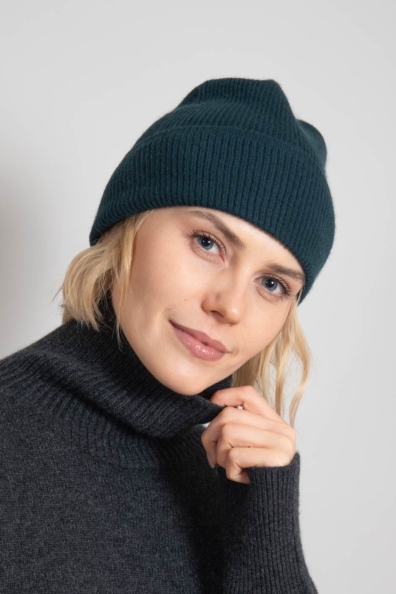 Шапка кашемир темно-зелёная с отворотом 750-E-green