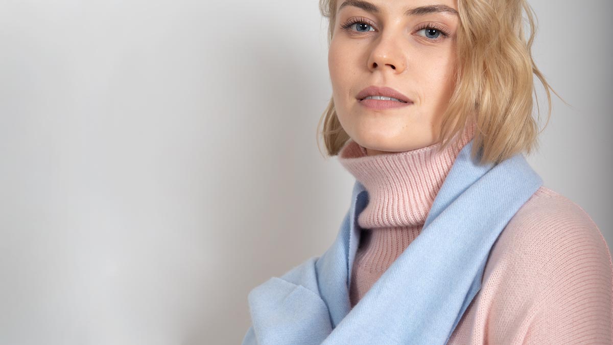 Кашемировый свитер и шарф