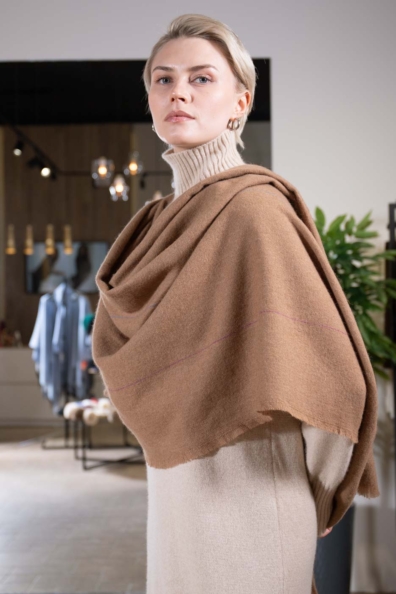 Палантин из верблюжьей шерсти однотонный 113-45