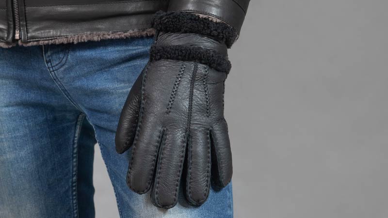 Перчатки из овчины черные